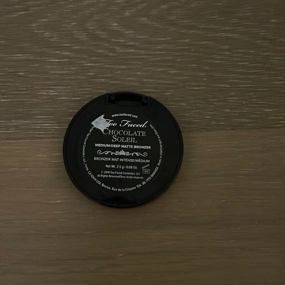 New Too Faced Chocolate Soleil bronzer - Picture 3 of 3